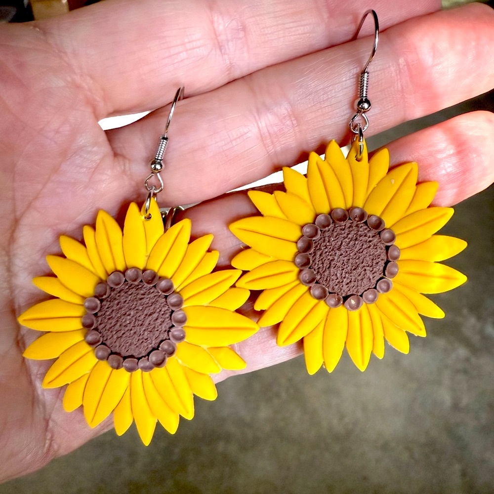 Handmade sunflower earrings - Picture 1 of 4